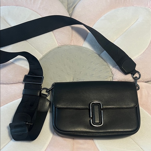 Marc Jacobs Black Crossbody Bag - Picture 1 of 4